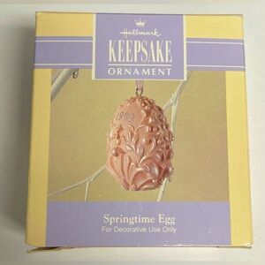 Hallmark Vintage Keepsake ornament 1992 Easter Collection pink egg